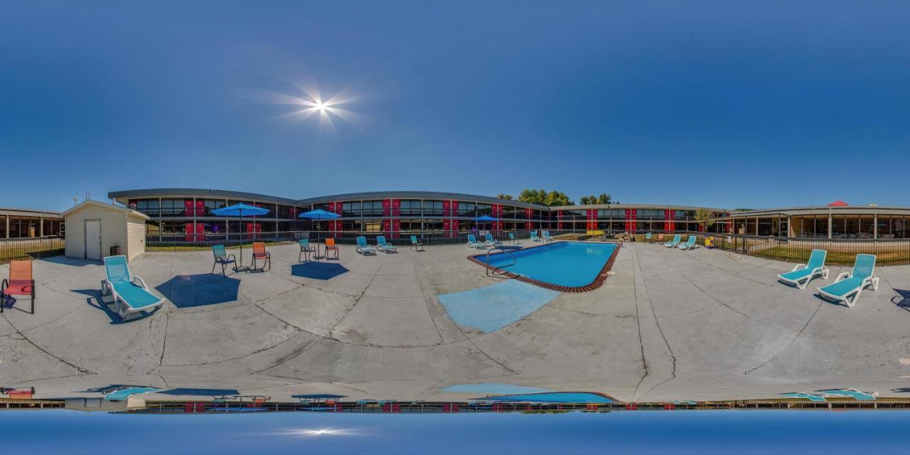 Econo Lodge Кейв Сити Екстериор снимка