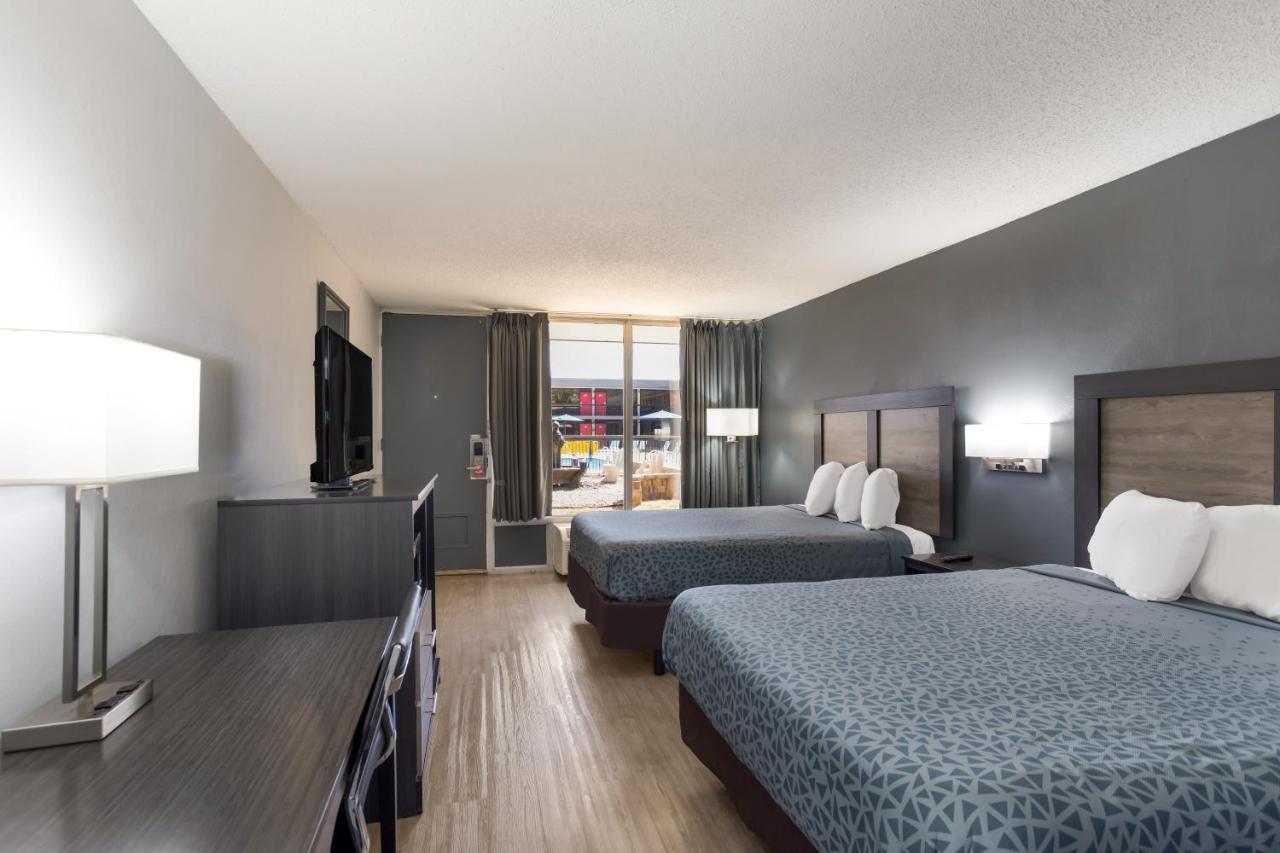 Econo Lodge Кейв Сити Екстериор снимка