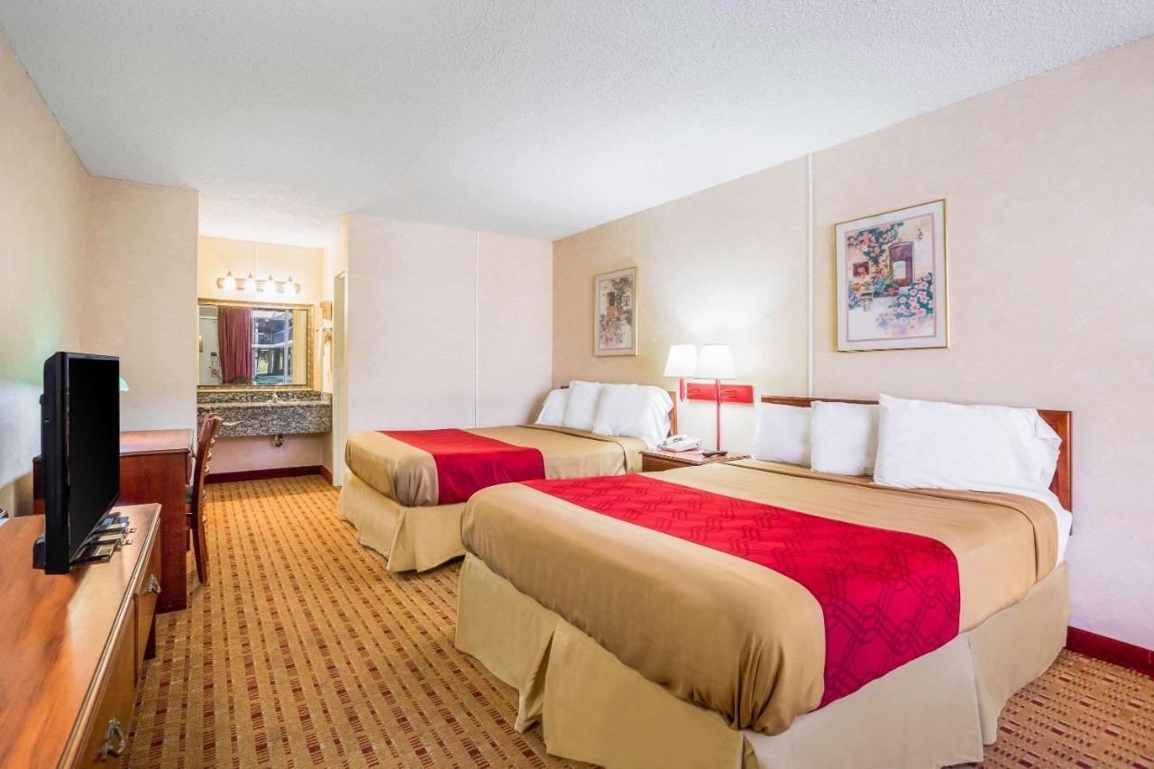 Econo Lodge Кейв Сити Екстериор снимка