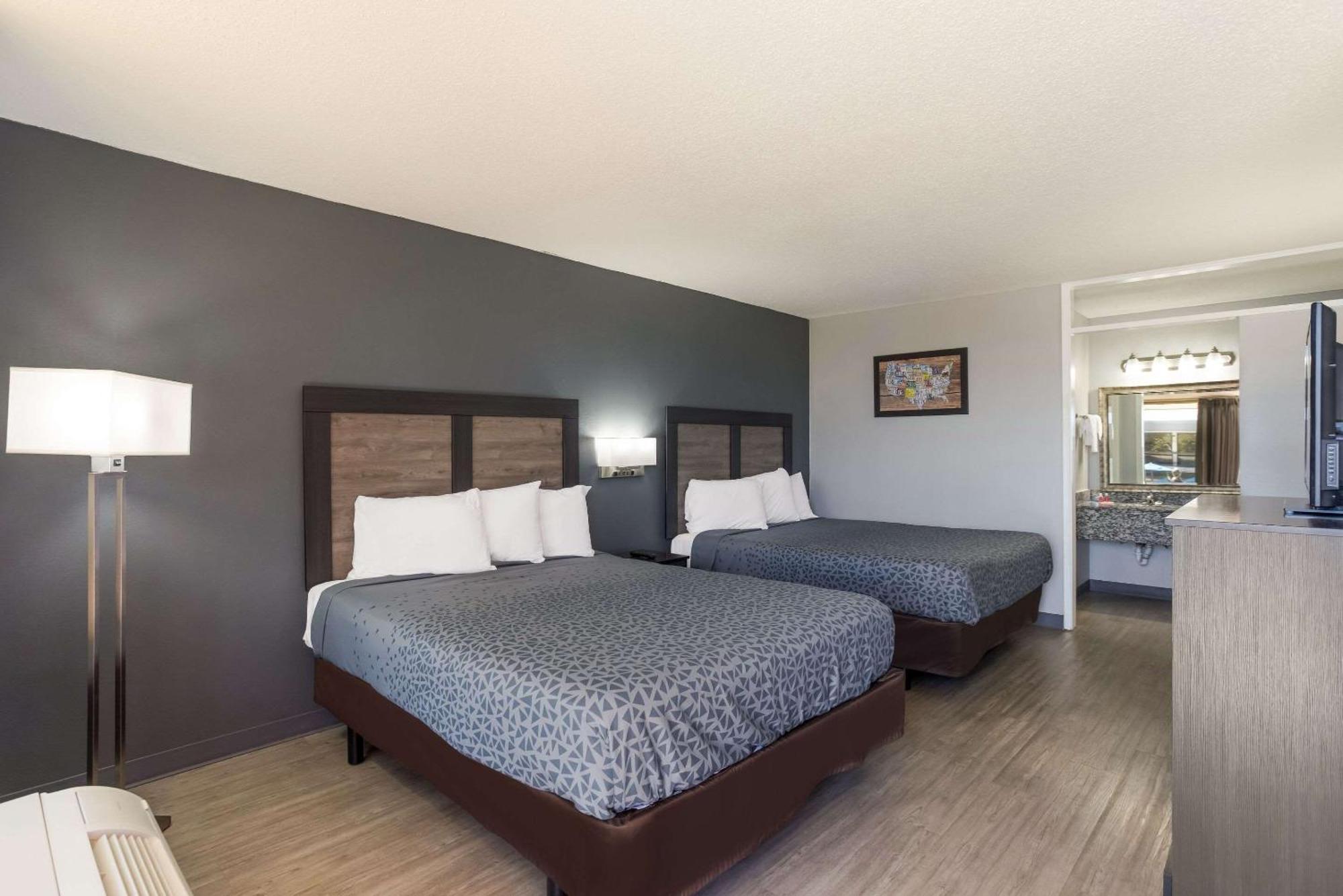Econo Lodge Кейв Сити Екстериор снимка