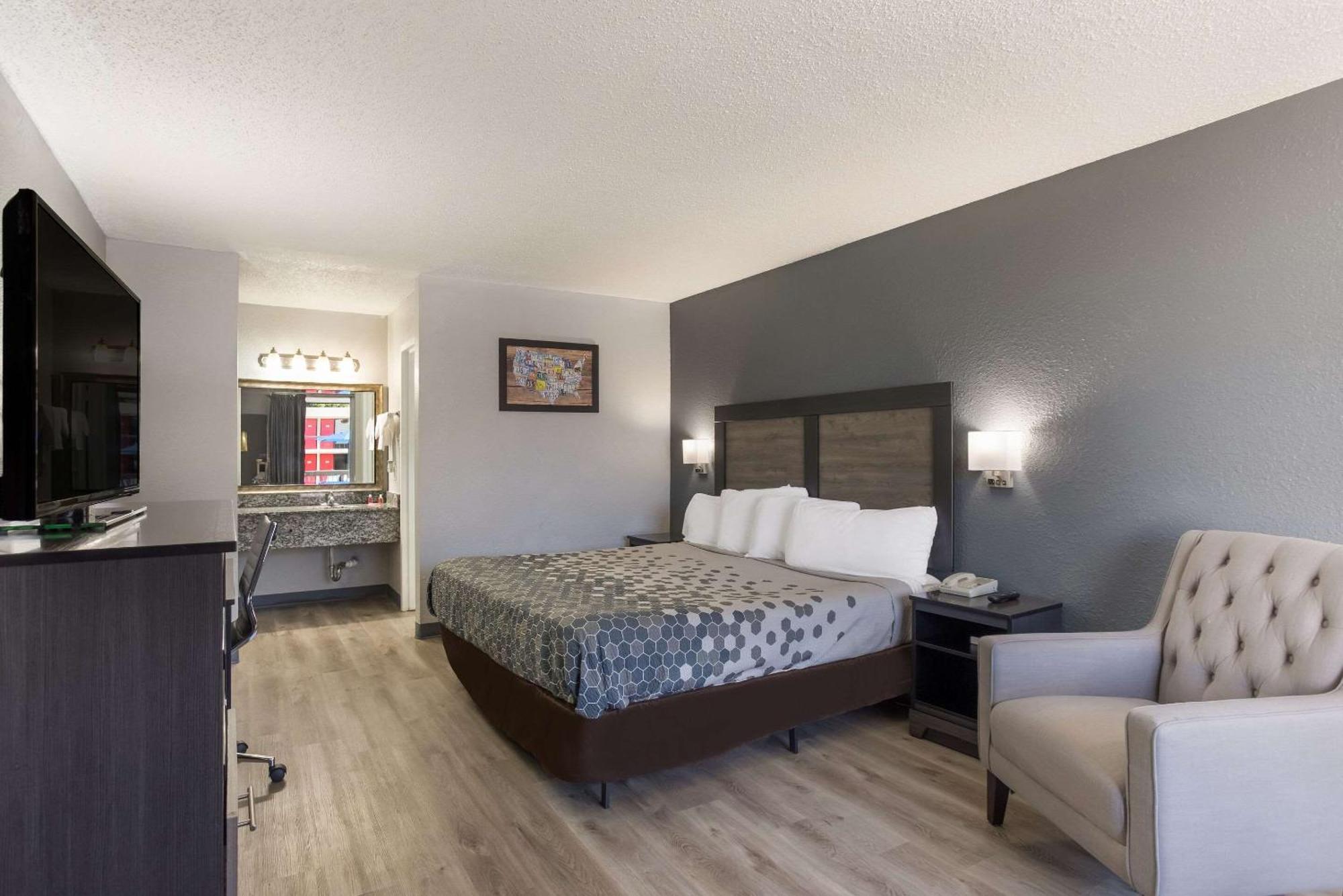 Econo Lodge Кейв Сити Екстериор снимка